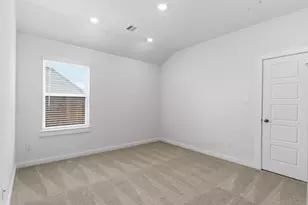 13206 Hayden Peak Dr, Iowa Colony, TX 77583 - Photo 18