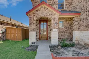 10317 Russell Pines Dr, Rosharon, TX 77583 - Photo 2