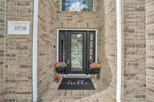 15730 Lake Loop Dr, Cypress, TX 77433 - Photo 4