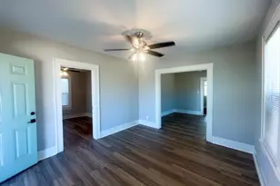 2712 Brewster St, Houston, TX 77026 - Photo 2