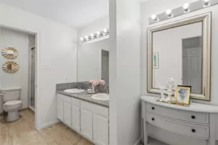 600 Wilcrest Dr, Houston, TX 77042 - Photo 18