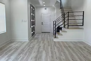 201 E 37th St, Houston, TX 77018 - Photo 10
