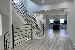 201 E 37th St, Houston, TX 77018 - Photo 22