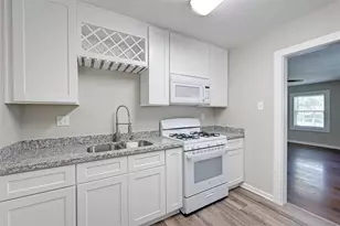 604 Ruth St, Baytown, TX 77520 - Photo 12