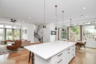 2303 Yupon St, Houston, TX 77006 - Photo 24