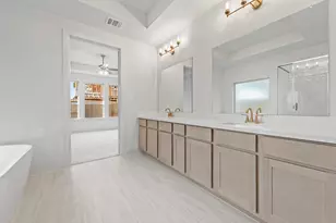 377 Mulberry Creek St, Conroe, TX 77304 - Photo 10