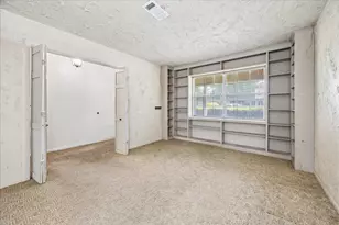 5818 Effingham Dr, Houston, TX 77035 - Photo 8