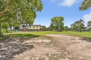 309 Oak Island Dr, Anahuac, TX 77514 - Photo 36