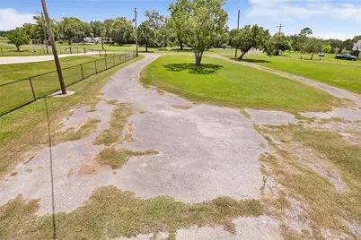 309 Oak Island Drive, Anahuac, TX 77514 - Photo 38