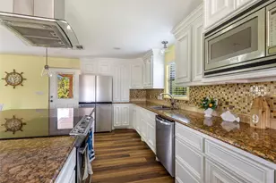 309 Oak Island Dr, Anahuac, TX 77514 - Photo 2
