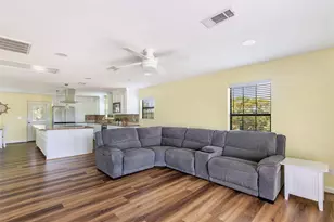 309 Oak Island Dr, Anahuac, TX 77514 - Photo 10