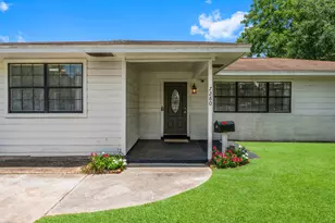 7280 Click Dr, Beaumont, TX 77708 - Photo 4