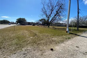 2102 6th Ave N, Texas City, TX 77590 - Photo 4