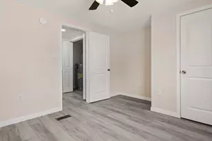 2222 N Austin Ave, Pearland, TX 77581 - Photo 12