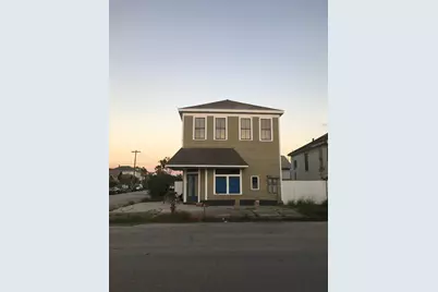 3227 Avenue R, Galveston, TX 77550 - Photo 2