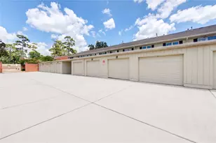 12710 Huntingwick Dr, Houston, TX 77024 - Photo 22