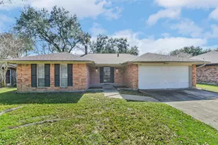 1718 Lexington St, Deer Park, TX 77536 - Photo 2