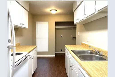 2200 Cypress Landing Drive #E-1, Houston, TX 77090 - Photo 6