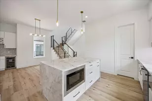1032 W 17th St, Houston, TX 77008 - Photo 8