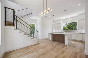 1032 W 17th St, Houston, TX 77008 - Photo 2