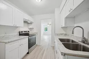 5111 Clover St, Houston, TX 77033 - Photo 4