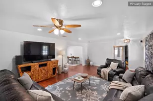 380 S Wilson Ave, Giddings, TX 78942 - Photo 6