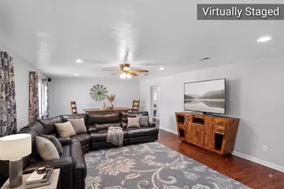 380 S Wilson Avenue, Giddings, TX 78942 - Photo 4