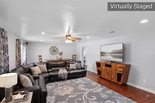 380 S Wilson Ave, Giddings, TX 78942 - Photo 4