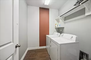 1502 Upland Glen Way, Houston, TX 77043 - Photo 14