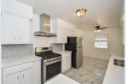 5330 Windswept Lane, Houston, TX 77056 - Photo 6