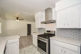 5330 Windswept Ln, Houston, TX 77056 - Photo 8