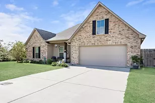 703 Cottonwood Dr, Orange, TX 77630 - Photo 2