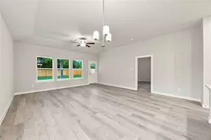 513 Johnson St, Dayton, TX 77535 - Photo 4