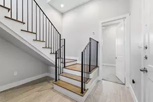 816 W 22nd St, Houston, TX 77008 - Photo 12