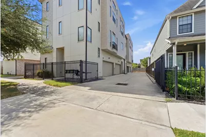 816 W 22nd Street, Houston, TX 77008 - Photo 10