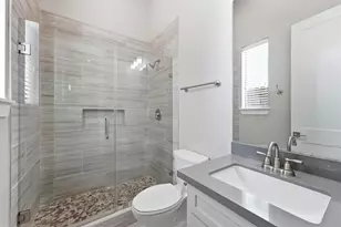 816 W 22nd St, Houston, TX 77008 - Photo 8
