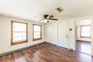 303 W Worsham St, Willis, TX 77378 - Photo 6