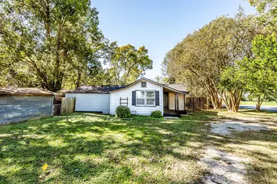 303 W Worsham Street, Willis, TX 77378 - Photo 2