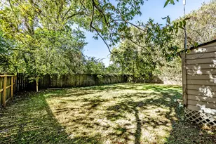 303 W Worsham St, Willis, TX 77378 - Photo 16