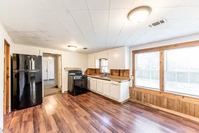 303 W Worsham Street, Willis, TX 77378 - Photo 8