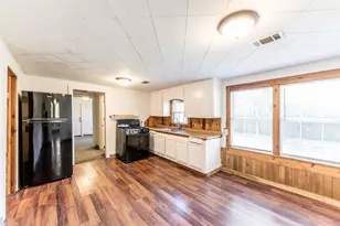 303 W Worsham St, Willis, TX 77378 - Photo 8