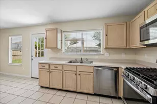21914 Willow Downs Dr, Tomball, TX 77375 - Photo 4
