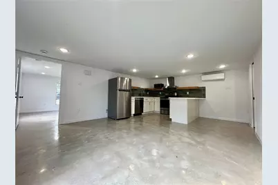 808 Oakhurst Street #3, Houston, TX 77023 - Photo 2