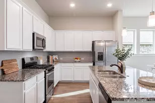 128 Winged Elm Ct, Conroe, TX 77318 - Photo 4