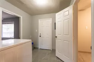 8438 Sonneville Dr, Houston, TX 77080 - Photo 8