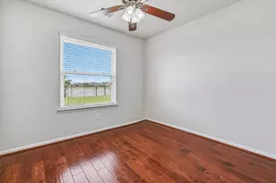 318 Lake Line Dr, Alvin, TX 77511 - Photo 22