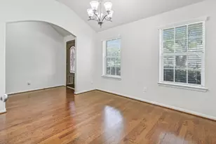 318 Lake Line Dr, Alvin, TX 77511 - Photo 8
