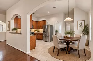 318 Lake Line Dr, Alvin, TX 77511 - Photo 14