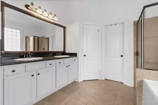 7 Fraiser Fir Pl, Spring, TX 77389 - Photo 10