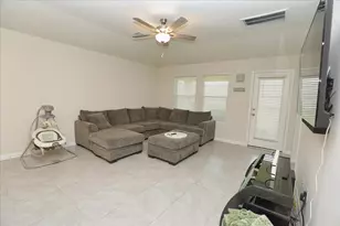 2051 W Darlington Oak Ct, Conroe, TX 77304 - Photo 4